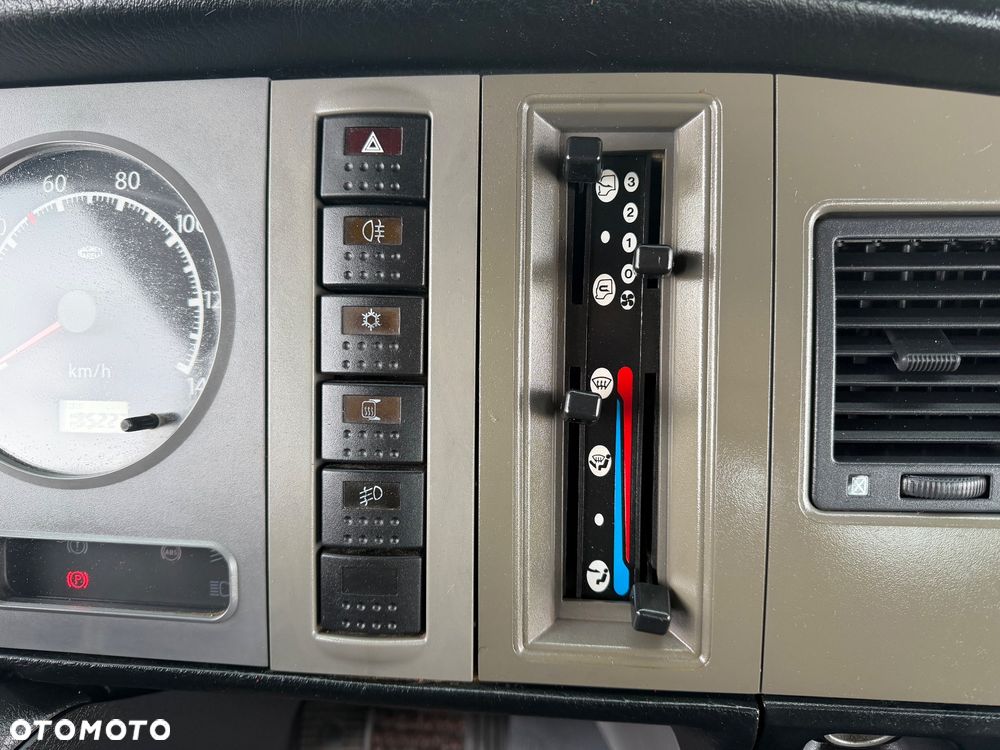 Nissan Atleon - 16