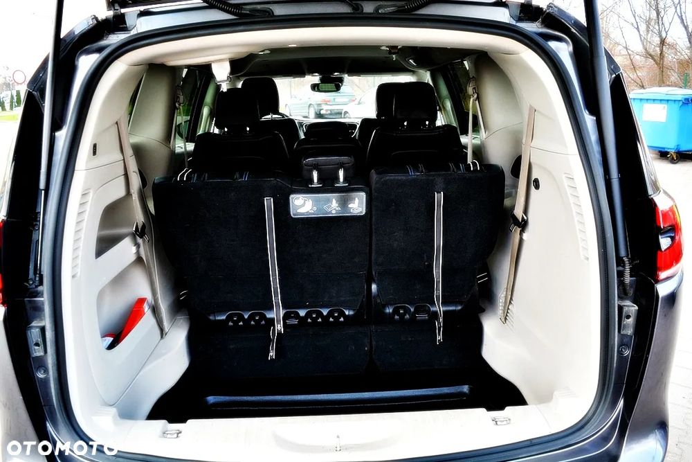 Chrysler Pacifica - 21