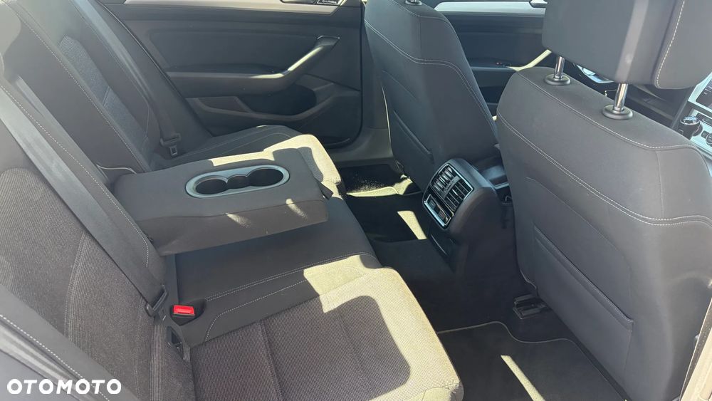 Volkswagen Passat 2.0 TDI EVO Business - 10
