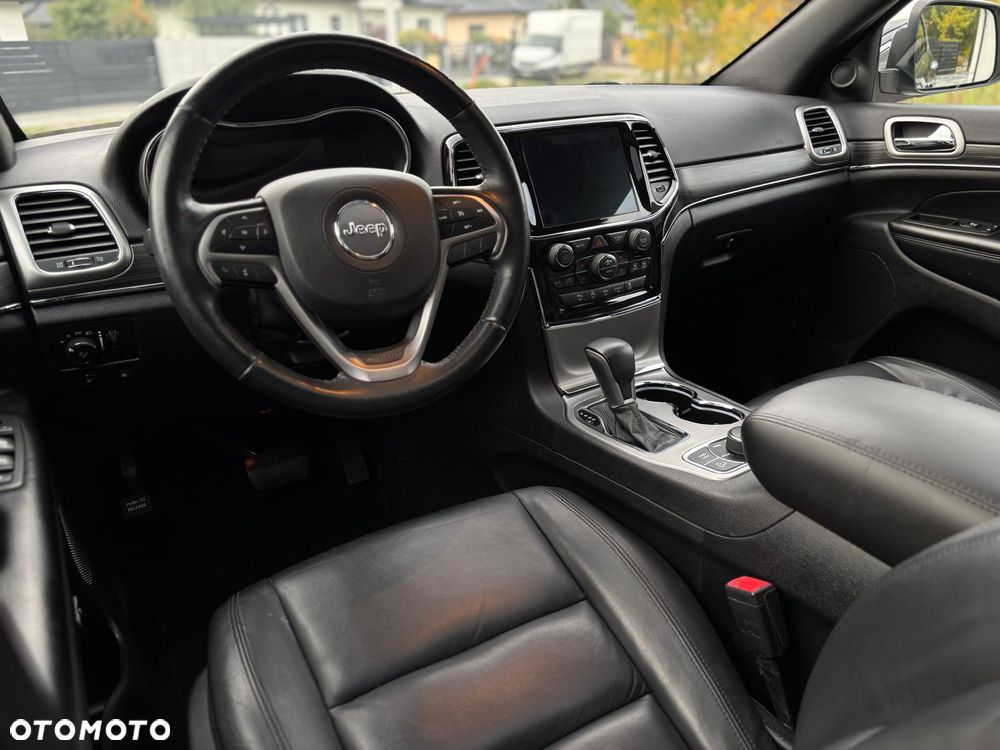 Jeep Grand Cherokee - 16