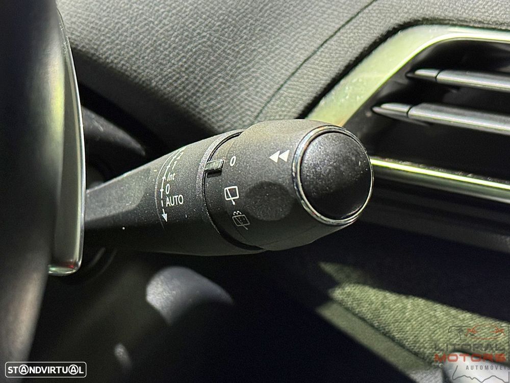 Peugeot 3008 1.2 PureTech Allure Pack EAT8 - 26