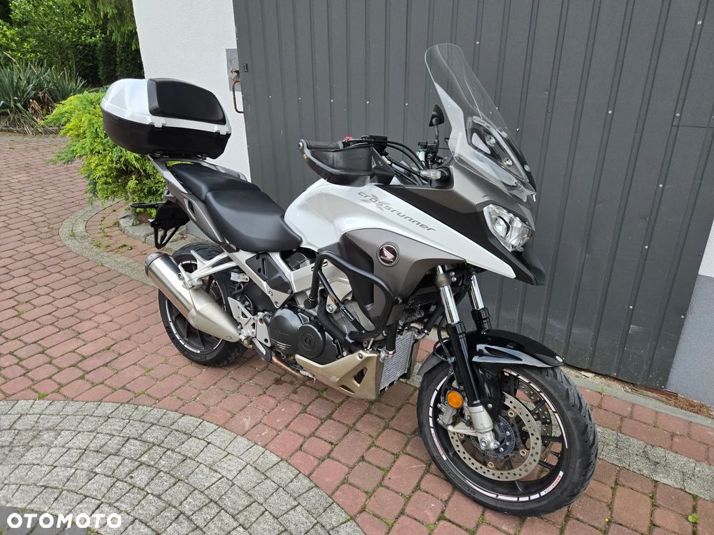 Honda VFR - 12