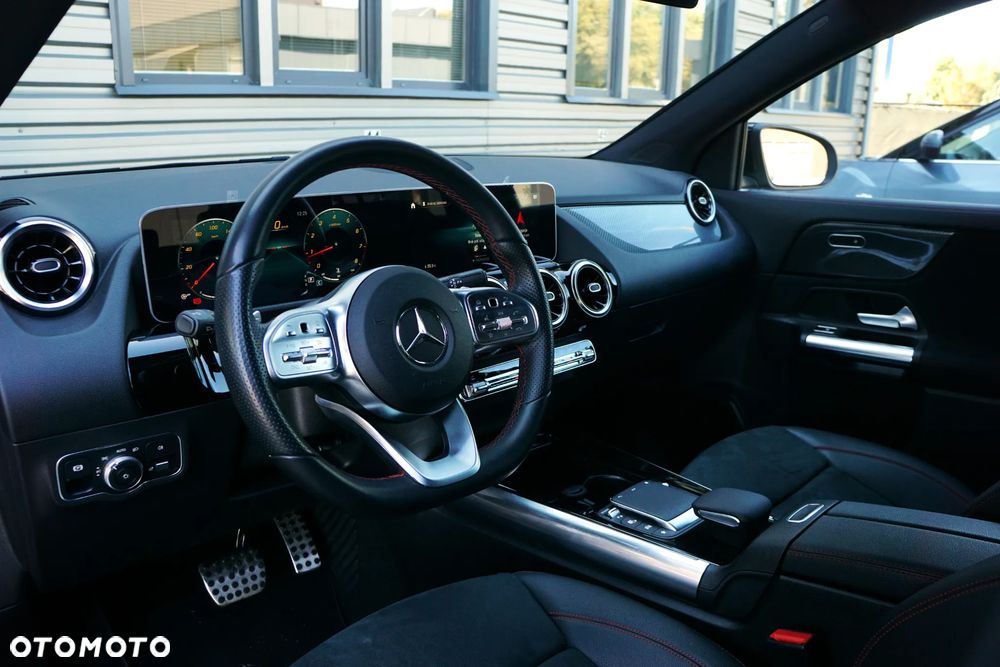 Mercedes-Benz GLA 200 AMG Line - 12