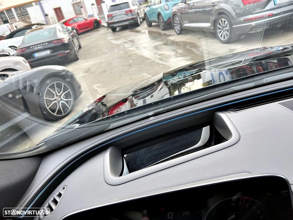 Mercedes-Benz E 300 e AMG Line - 16