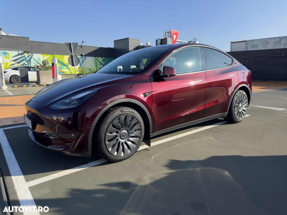 Tesla Model Y - 3