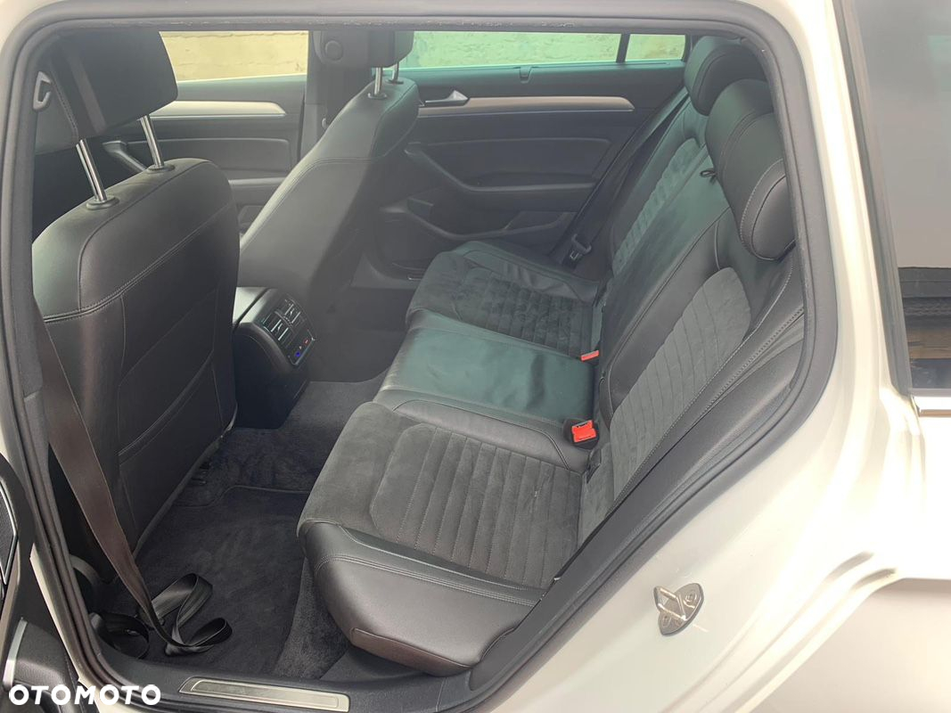 Volkswagen Passat - 27