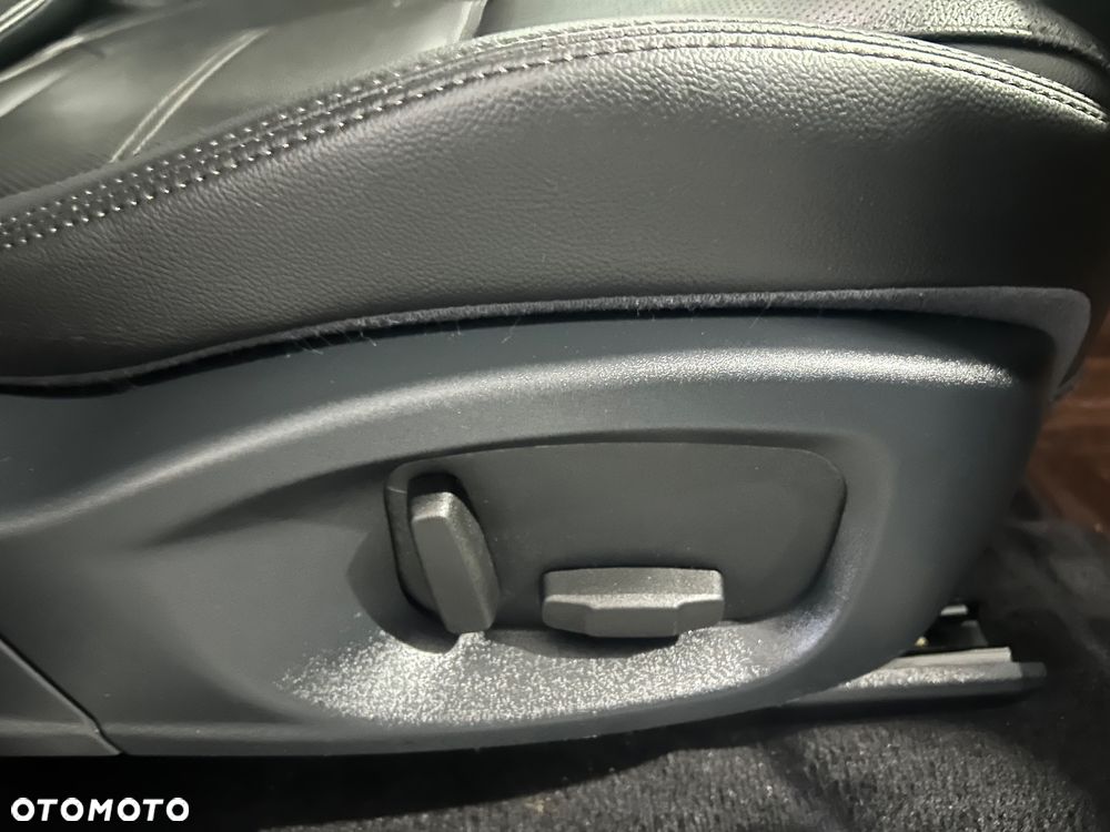 Jaguar E-Pace D150 R-Dynamic - 31