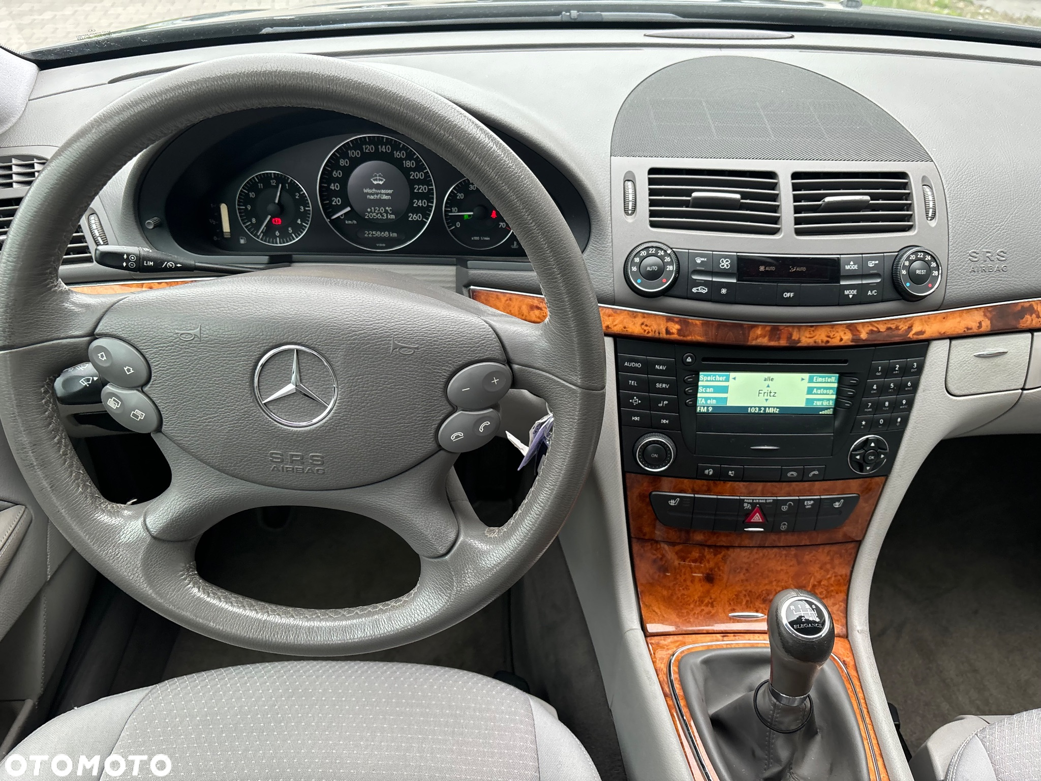Mercedes-Benz Klasa E 200 T Kompressor Elegance - 37