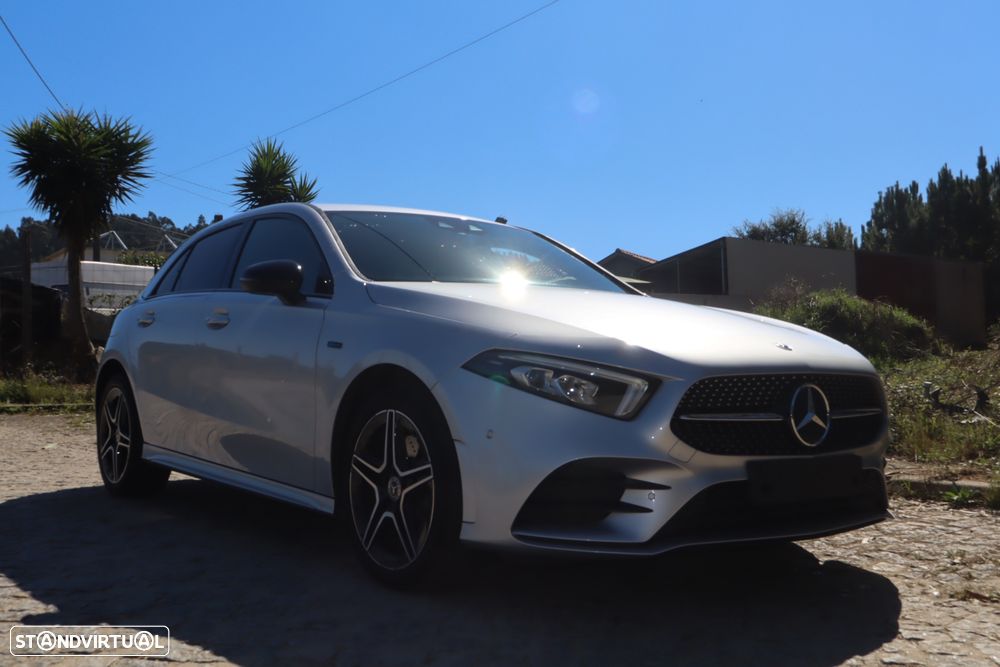 Mercedes-Benz A 250 e AMG Line - 3