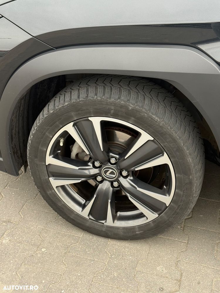 Lexus UX - 9
