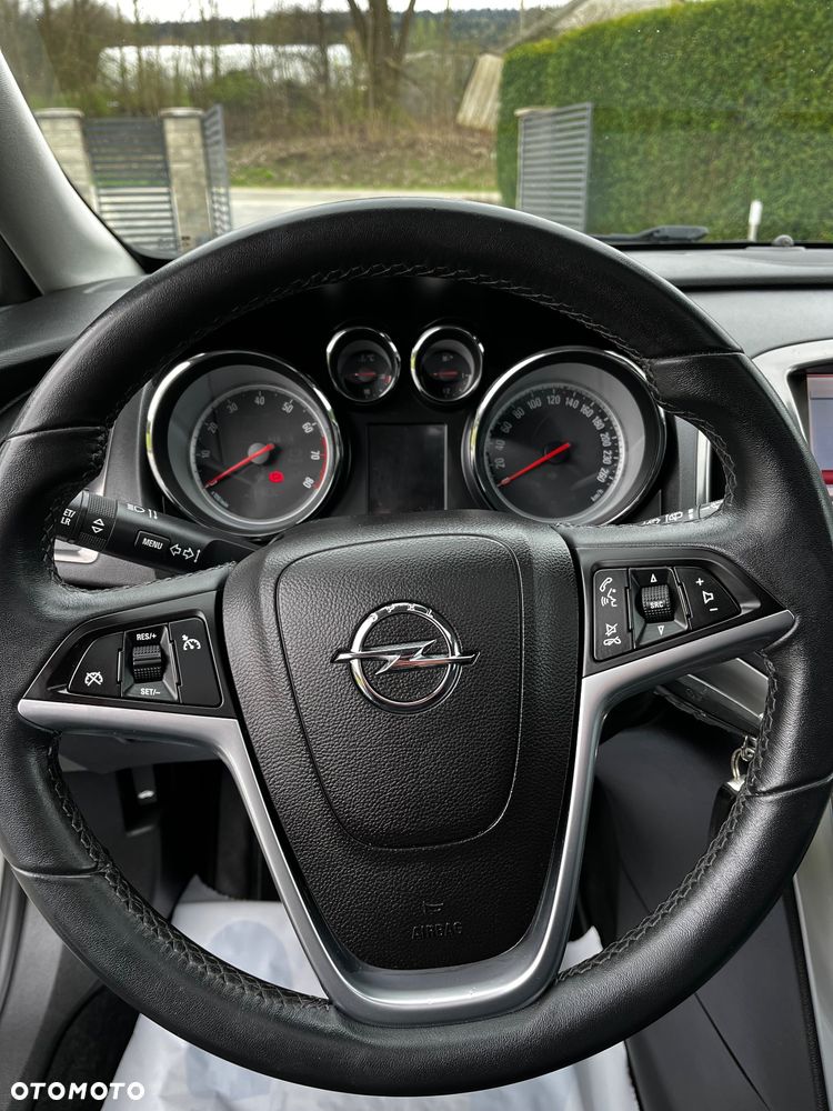Opel Astra 1.6 T Cosmo - 13