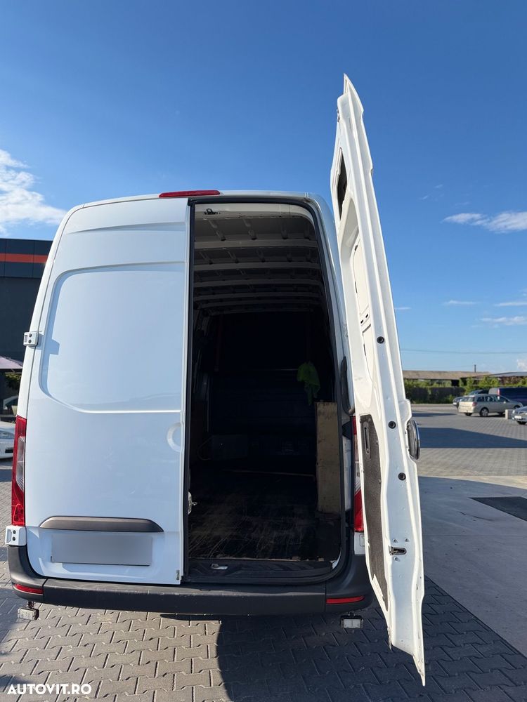 Mercedes-Benz Sprinter - 4