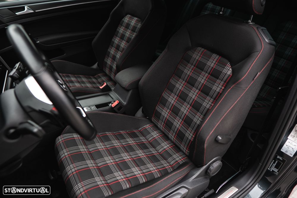 VW Golf 2.0 TSI GTI DSG Performance - 35
