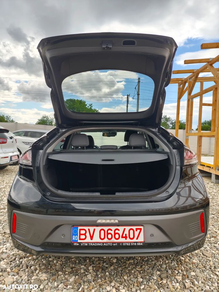 Hyundai IONIQ - 7