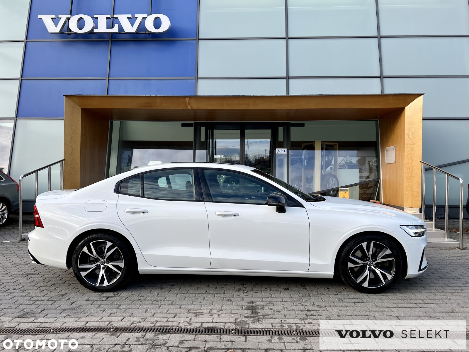 Volvo S60 B5 B R-Design - 2