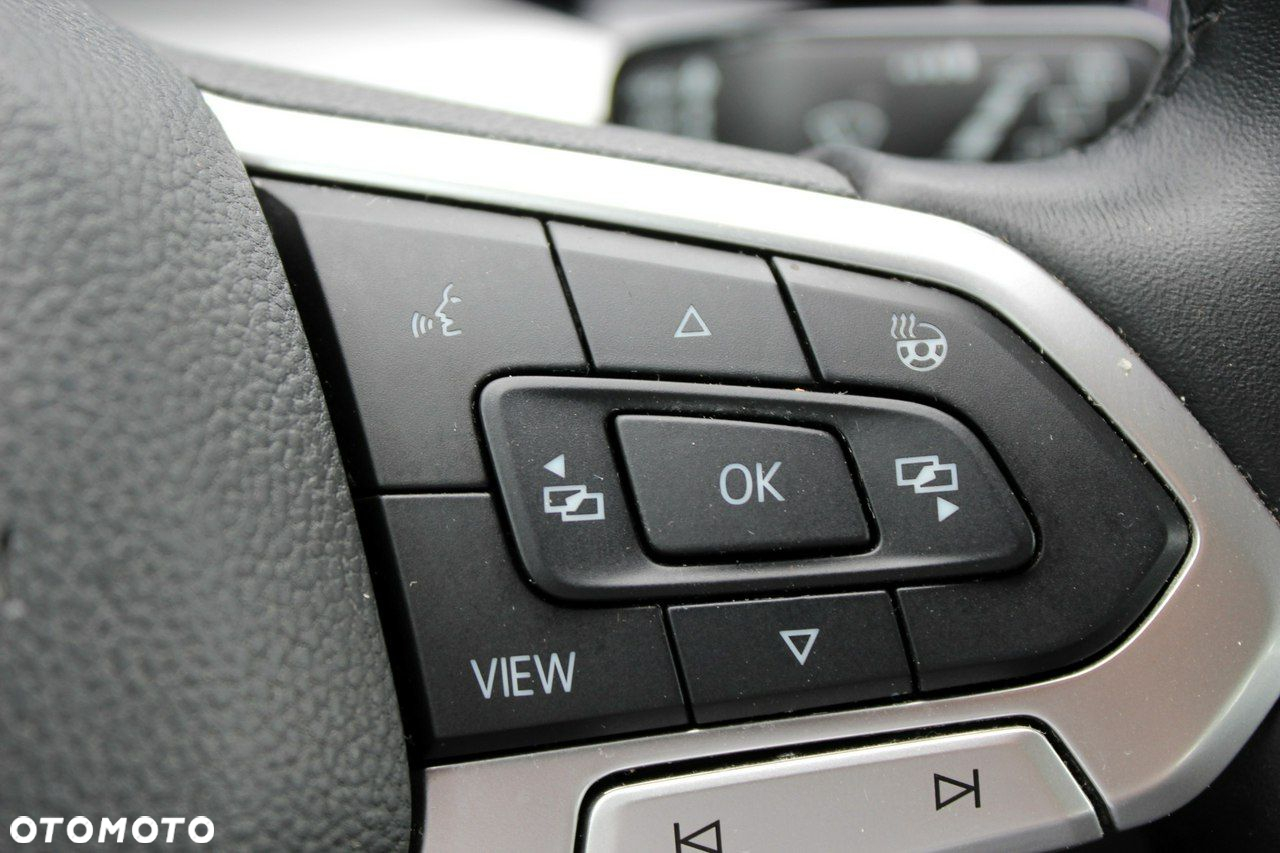 Volkswagen Golf - 22