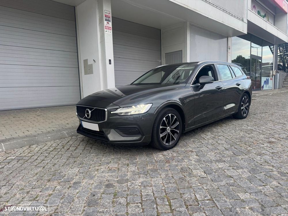 Volvo V60 2.0 D3 Momentum Plus - 1