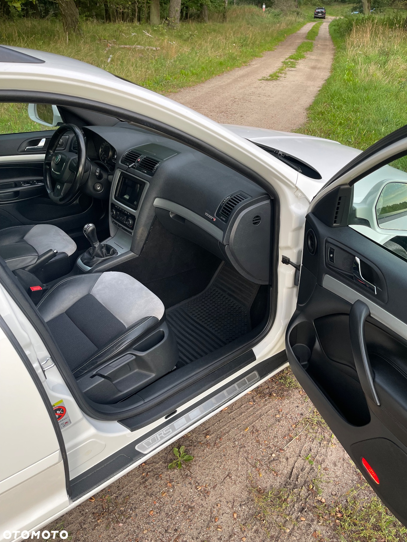 Skoda Octavia Combi 2.0 TDI DPF RS - 22