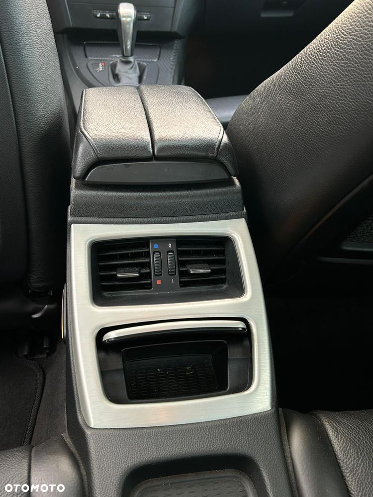 BMW Seria 3 330i xDrive - 15