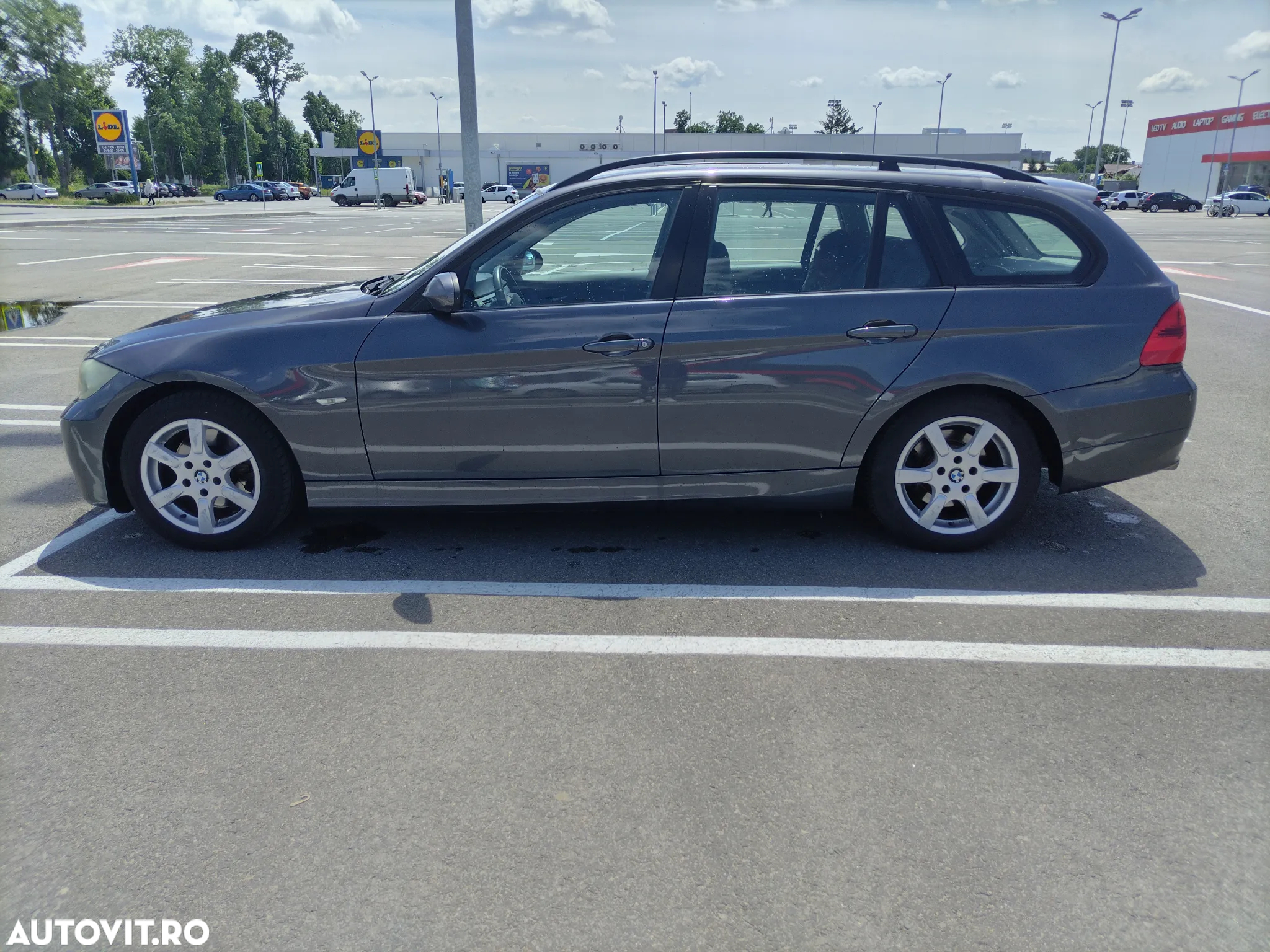 BMW Seria 3 318d Touring - 4