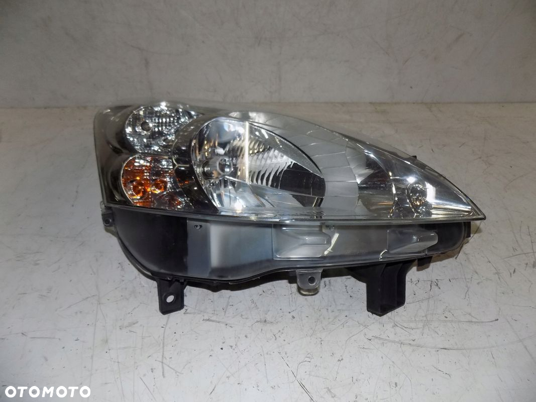 PEUGEOT PARTNER III 2008- LAMPA PRAWA PRZÓD EUROPA - 3