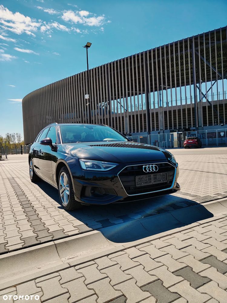 Audi A4 Avant 40 TFSI S tronic - 9