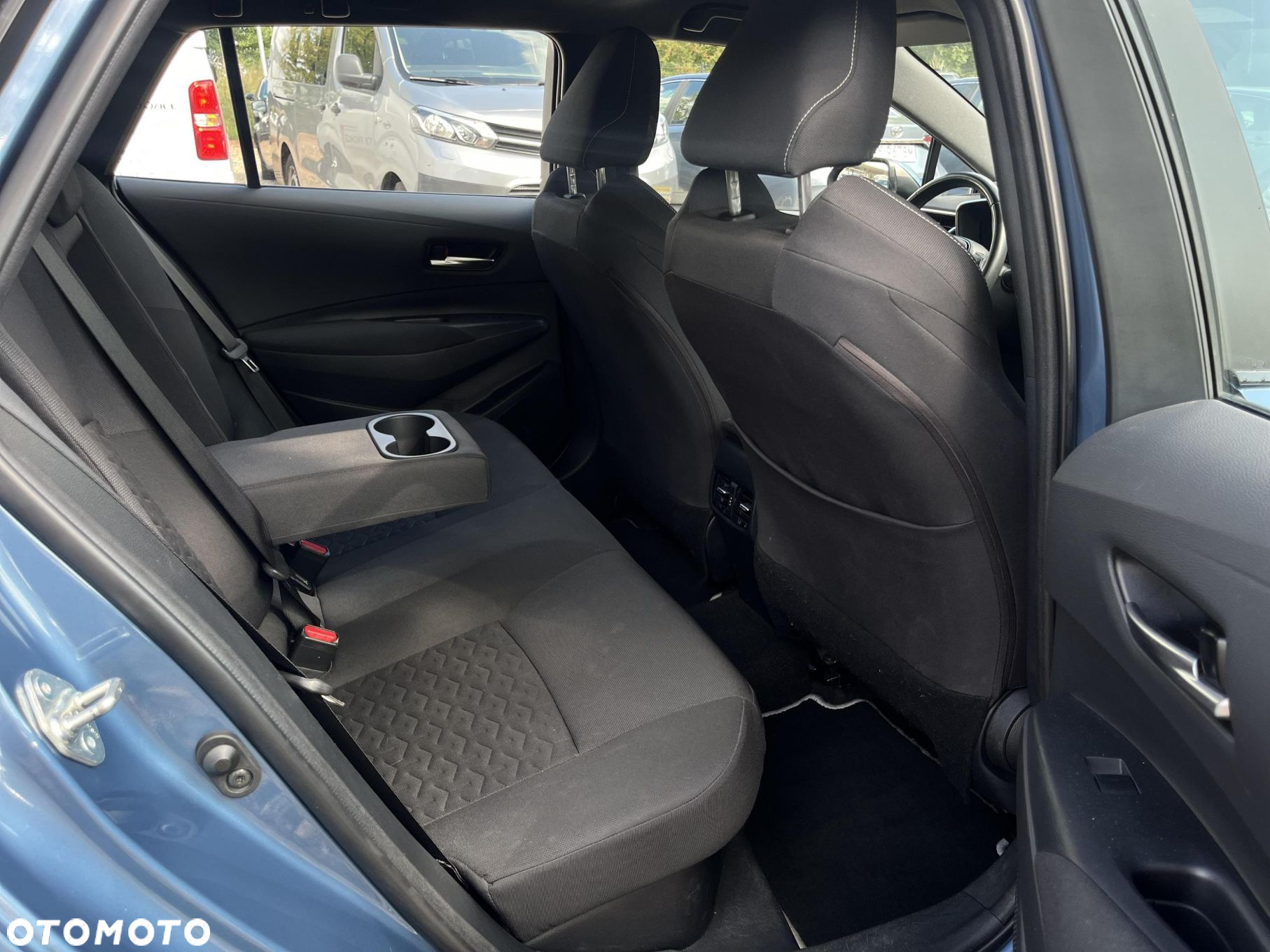 Toyota Corolla 1.8 Hybrid Comfort - 22