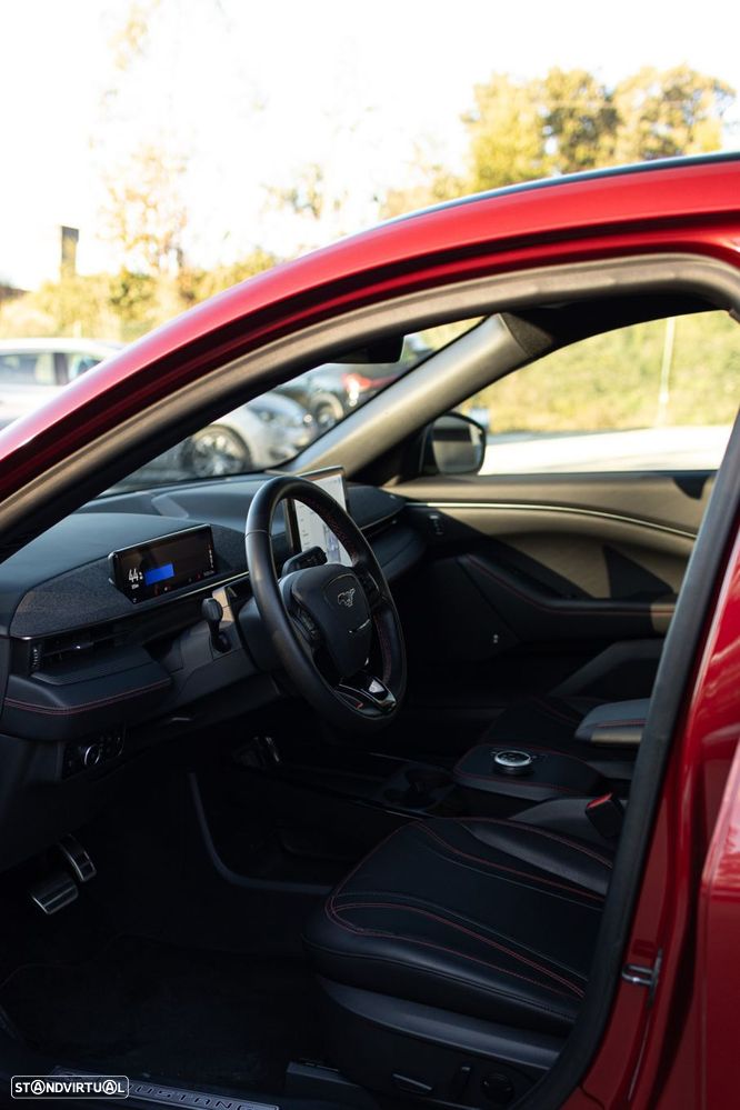 Ford Mustang Mach-E AWD PREMIUM - 29