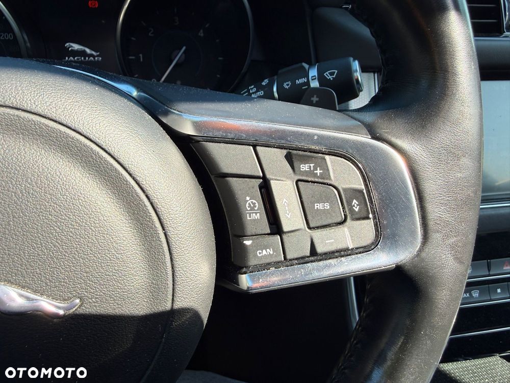 Jaguar XF 2.0 i4D Prestige - 24