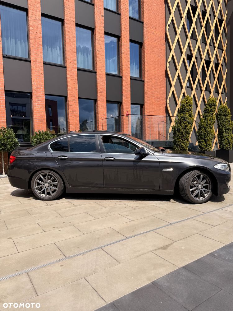 BMW Seria 5 530d xDrive - 4
