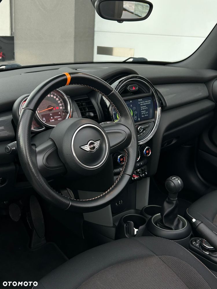MINI Cooper Standard - 13