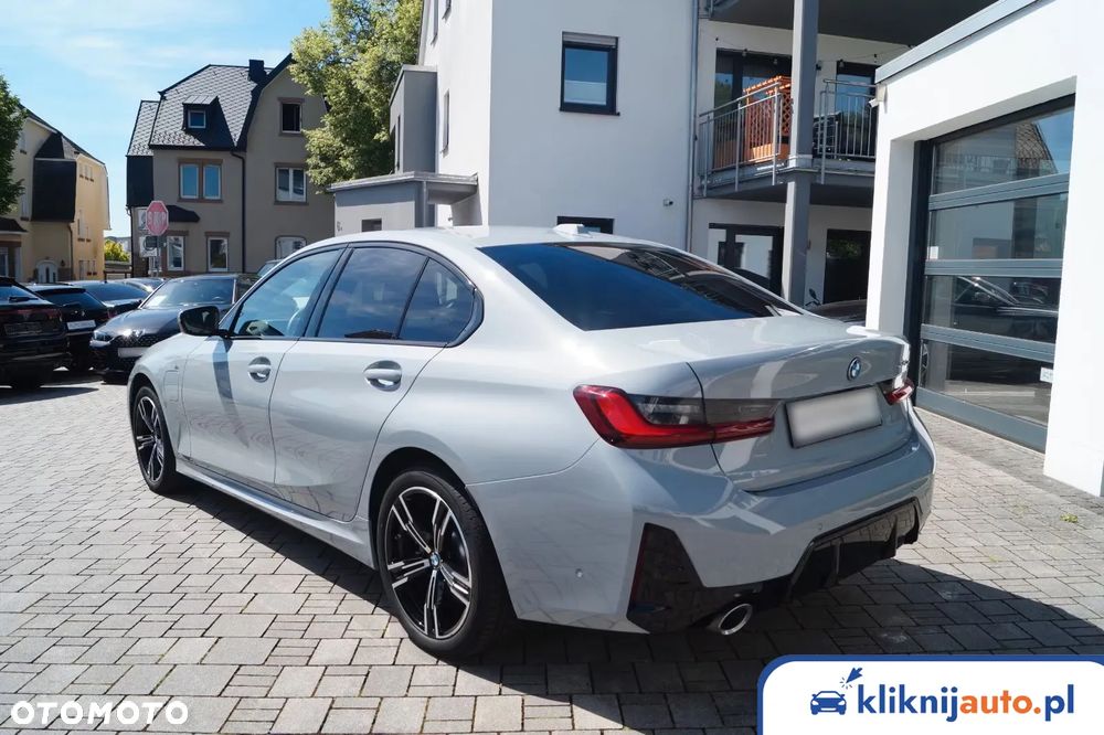 BMW Seria 3 320d xDrive mHEV M Sport sport - 4
