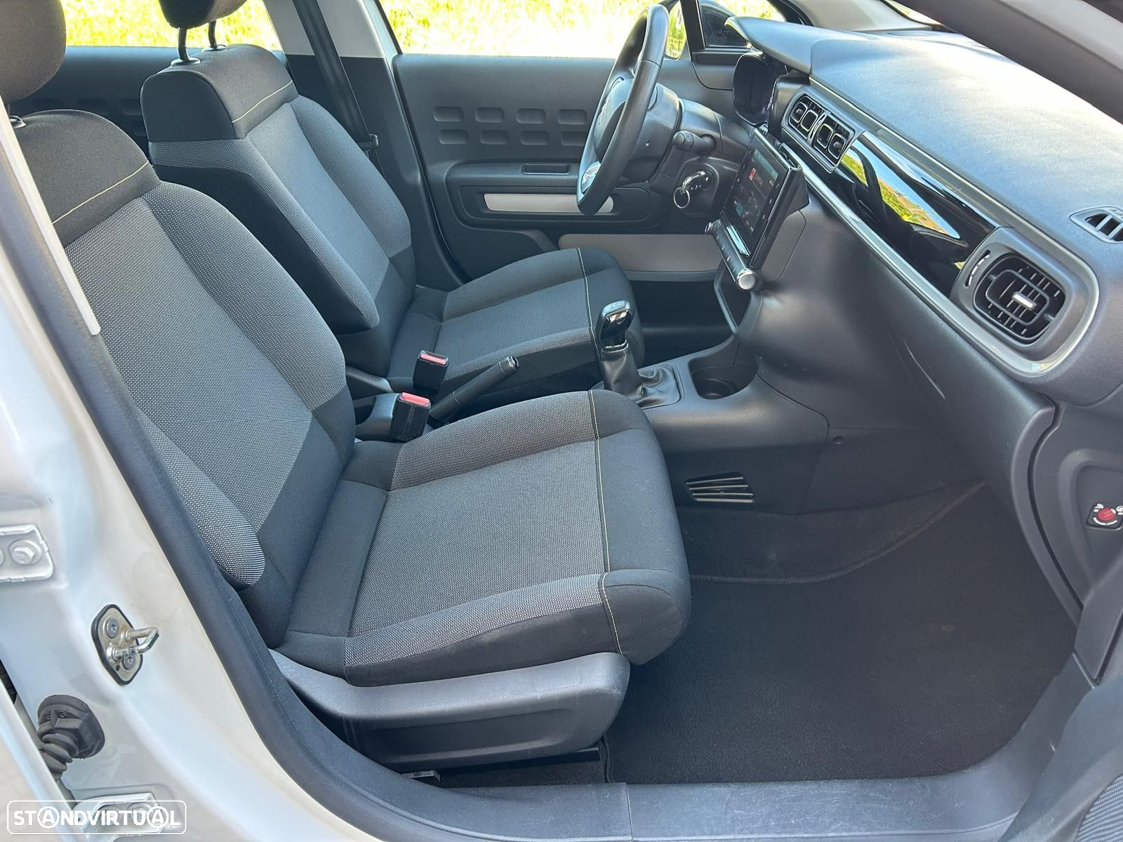 Citroën C3 1.2 PureTech Shine - 26
