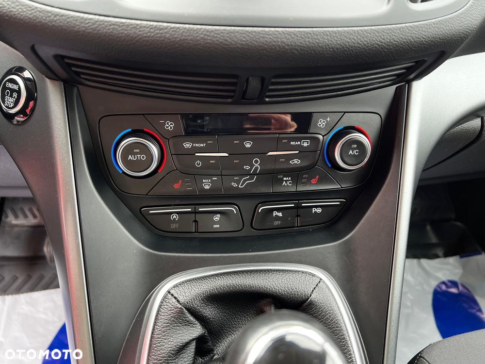 Ford Kuga 1.5 EcoBoost 2x4 Titanium - 19