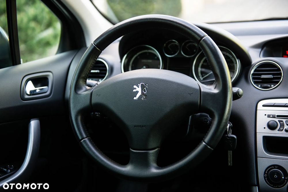 Peugeot 308 HDi FAP 135 Platinum - 27
