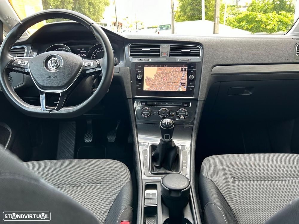 VW Golf Variant 1.6 TDi Confortline - 19