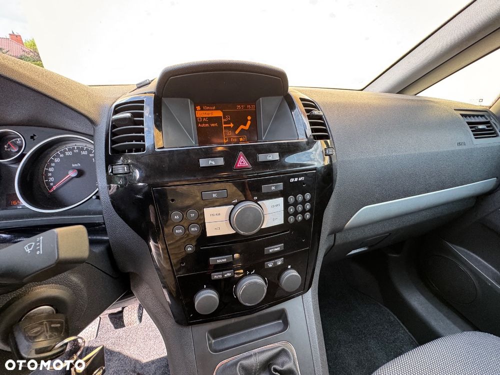 Opel Zafira 1.6 Cosmo - 16