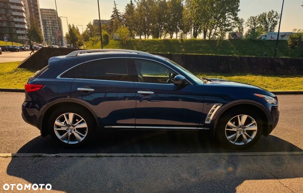 Infiniti QX70 3.7 AWD GT - 3