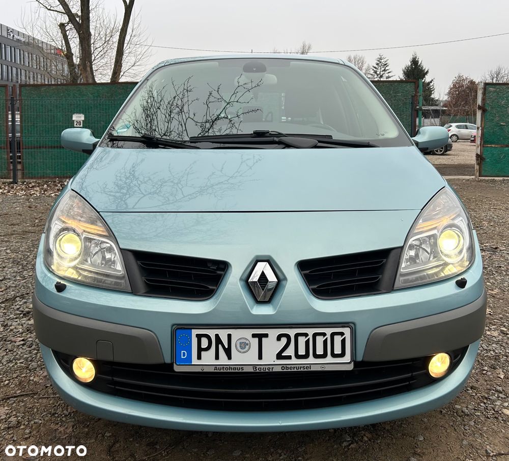 Renault Grand Scenic - 21