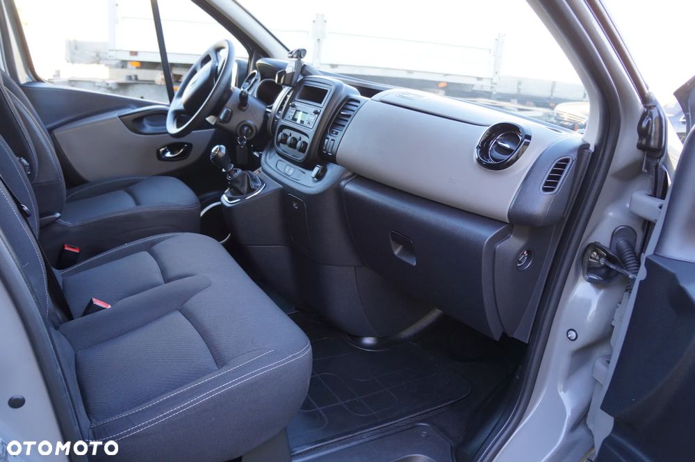 Nissan NV300 - 11