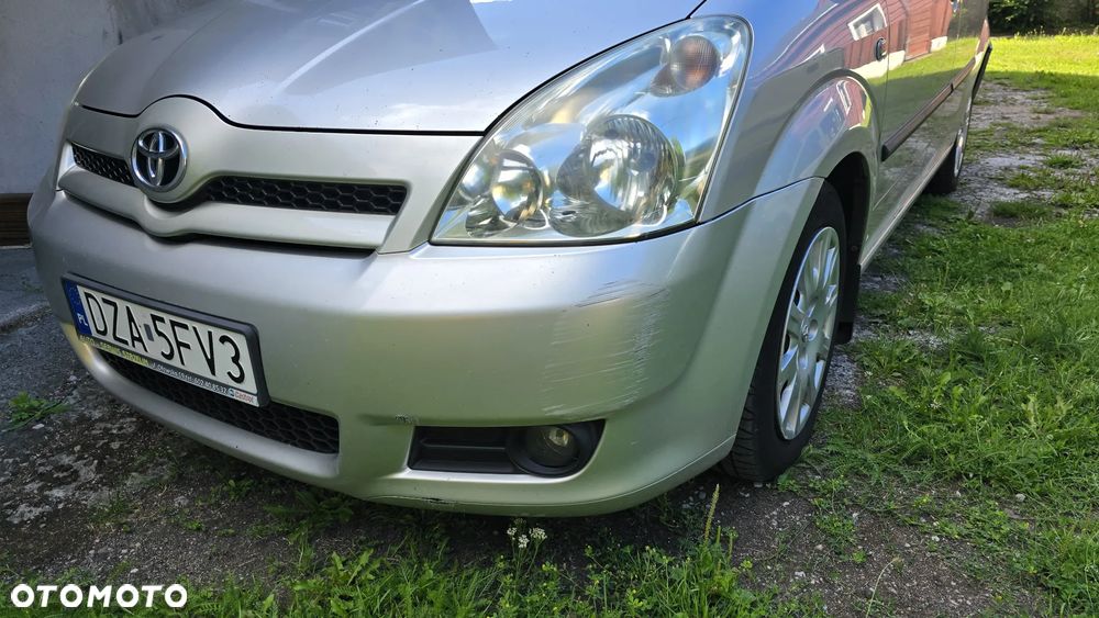 Toyota Corolla Verso 2.2 D-4D - 7