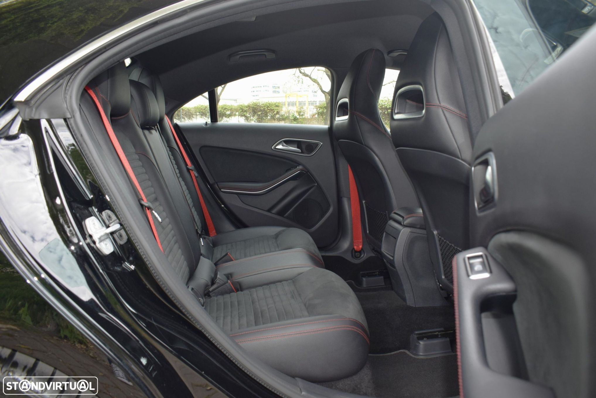 Mercedes-Benz CLA 45 AMG 4-Matic - 8