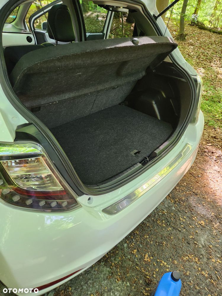 Toyota Yaris Hybrid 100 Premium - 32