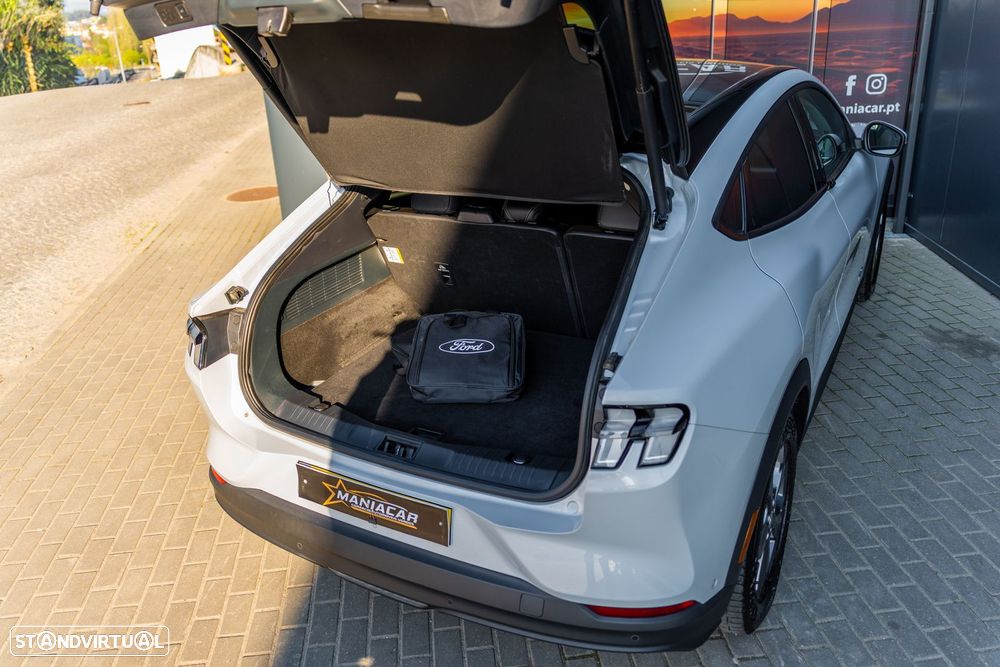 Ford Mustang Mach-E AWD PREMIUM - 38