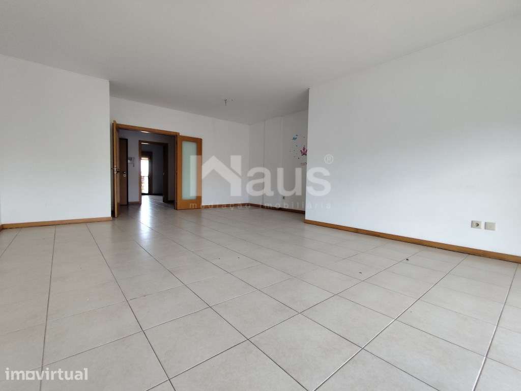 T3 com 2 lugares de parqueamento - Vila Serena - Grande imagem: 4/12