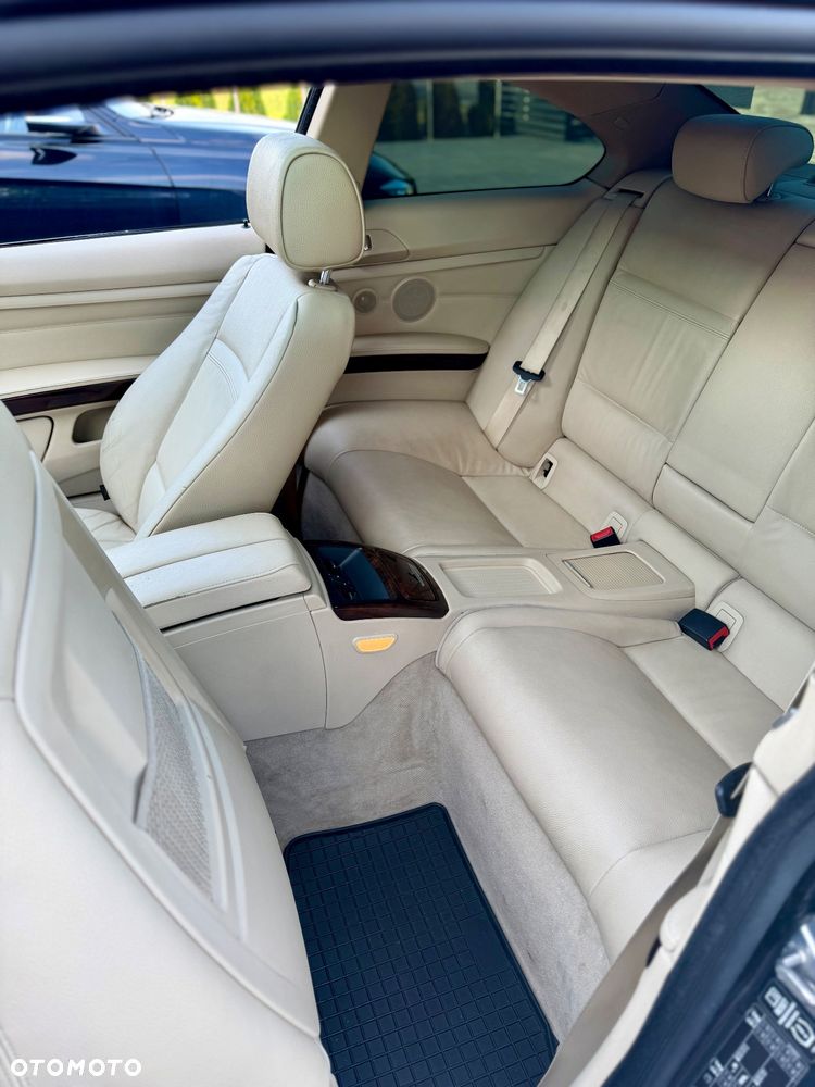 BMW Seria 3 320i - 15