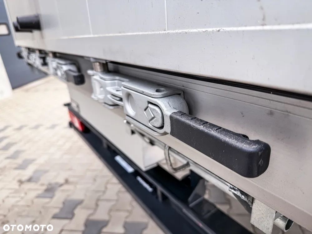 Iveco Daily 70C plandeka 15ep, sypialnia 2 łóżka, pneumatyka - 19