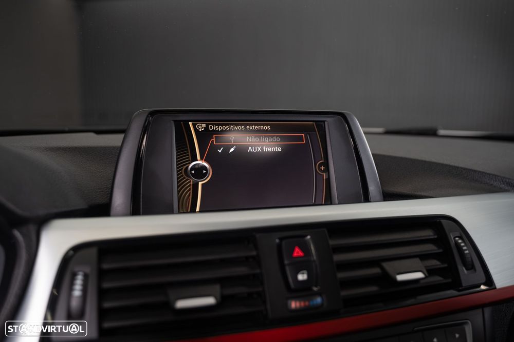 BMW 320 d Auto Line Sport - 32