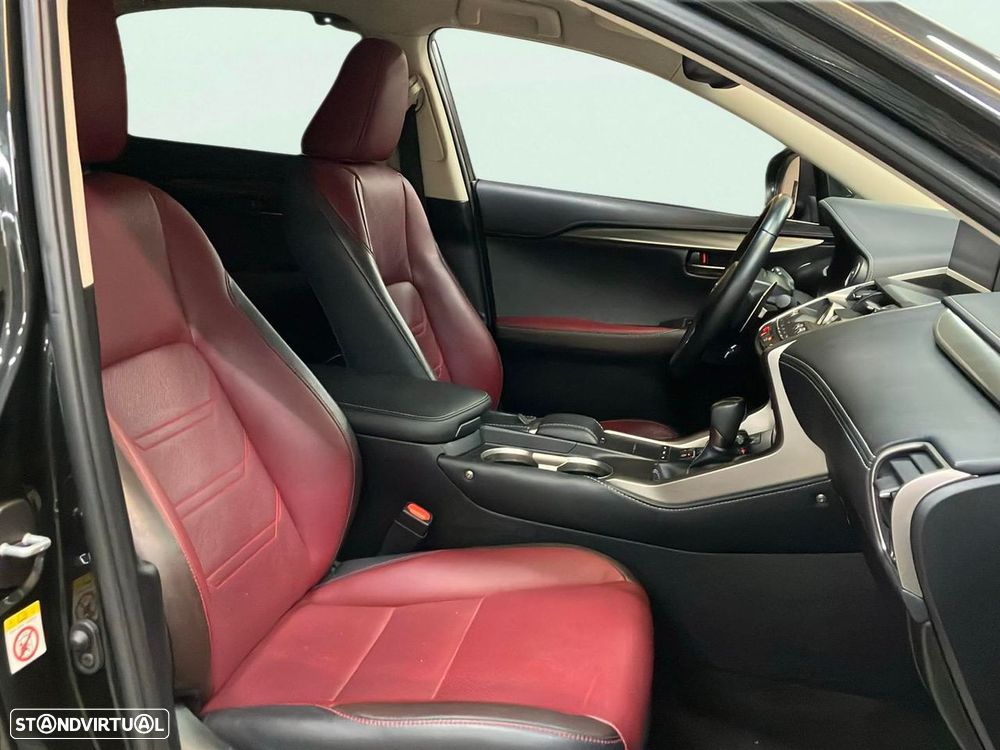 Lexus NX 300h Executive - 16