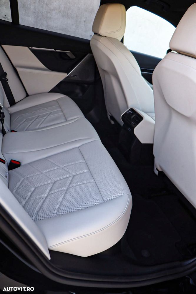 BMW i5 eDrive40 - 14
